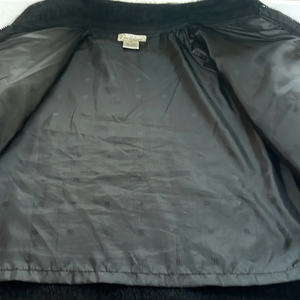 Stunning angora jacket with mink inserts set in front of jacket. Zippered & warm - Picture 4 of 8
